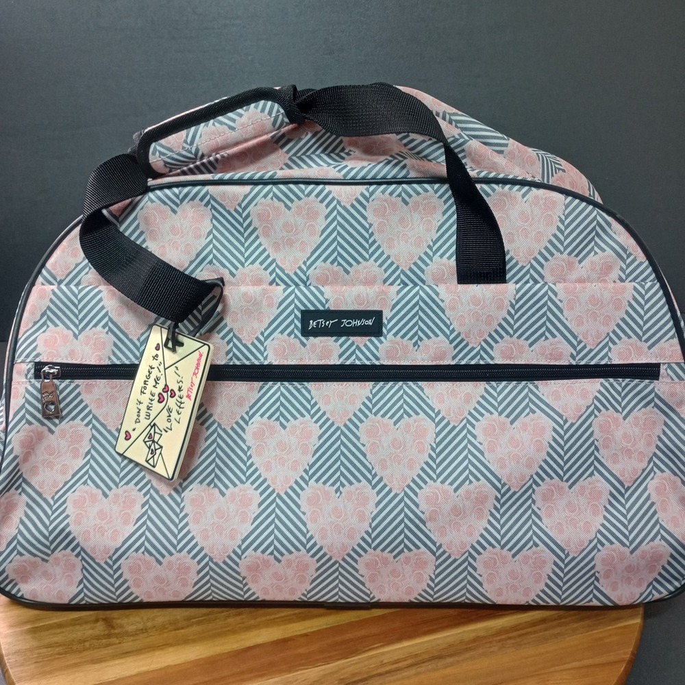 Betsey Johnson 22 Inch Wheeled Duffel Bag Carry On Chevron Hearts‎